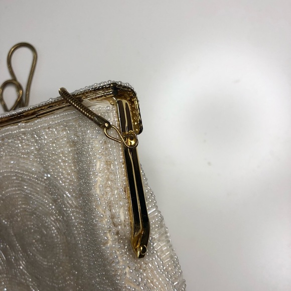 Gorgeous beaded evening bag with removable strap - Picture 7 of 10